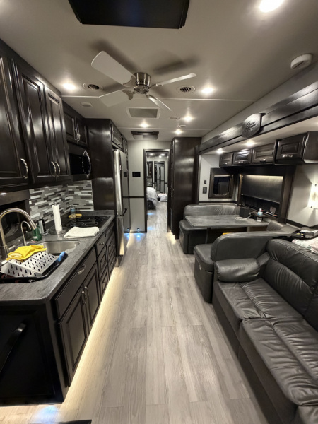 Used 2022 ShowHauler Bunk Model Class C