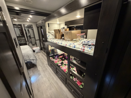 Used 2022 ShowHauler Bunk Model Class C