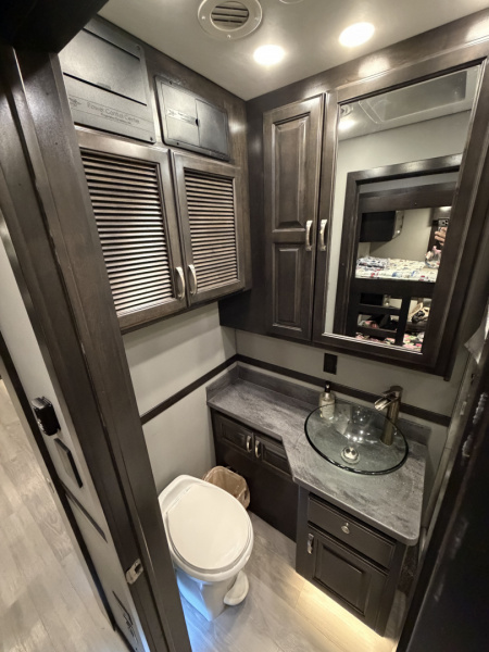 Used 2022 ShowHauler Bunk Model Class C