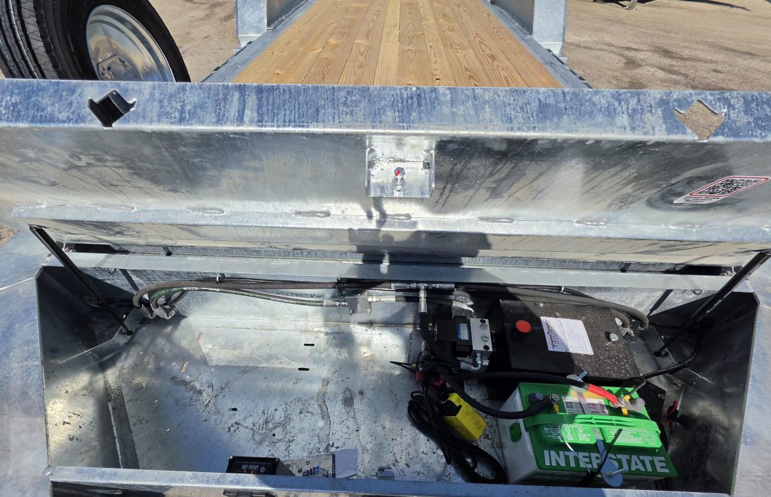 New 82X20 GALVANIZED POWER TILT DECK DUAL HYDRAULIC RAMS 8 K AXLES 2026 TRIUMPH