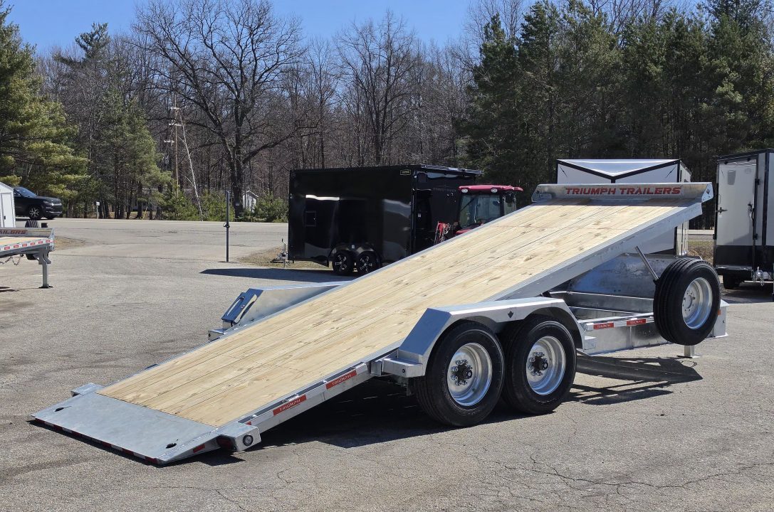 New 82X20 GALVANIZED POWER TILT DECK DUAL HYDRAULIC RAMS 8 K AXLES 2026 TRIUMPH