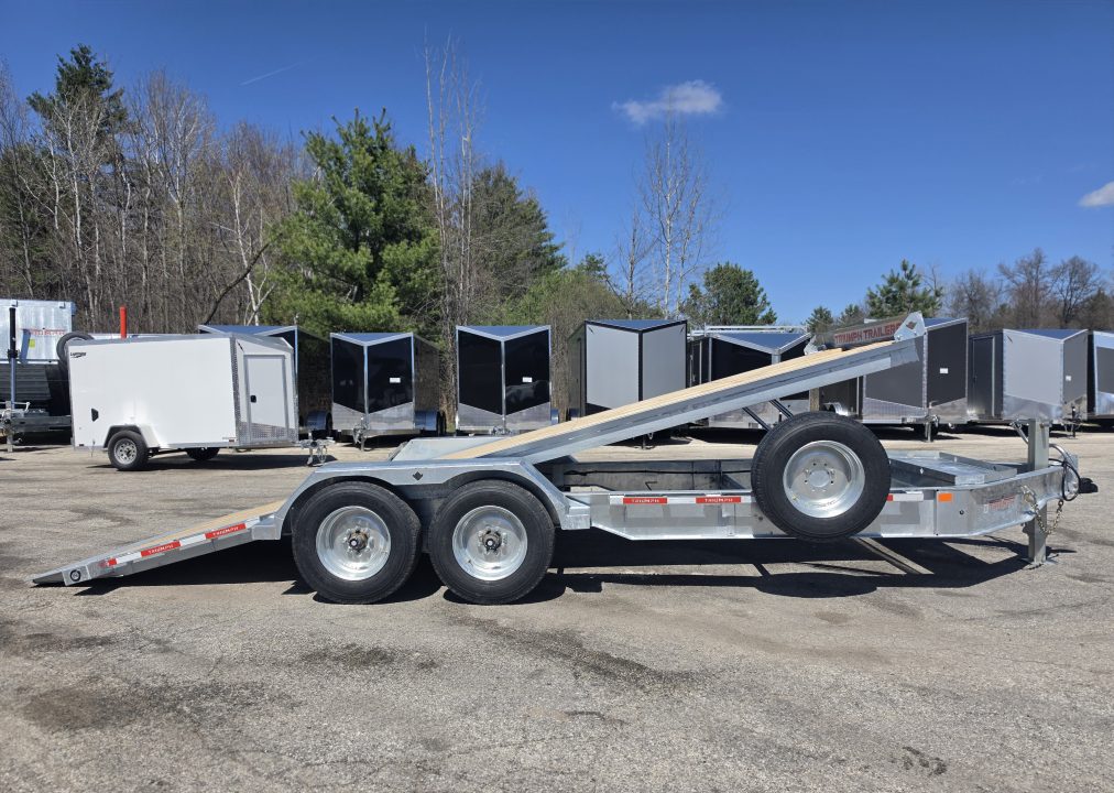New 82X20 GALVANIZED POWER TILT DECK DUAL HYDRAULIC RAMS 8 K AXLES 2026 TRIUMPH