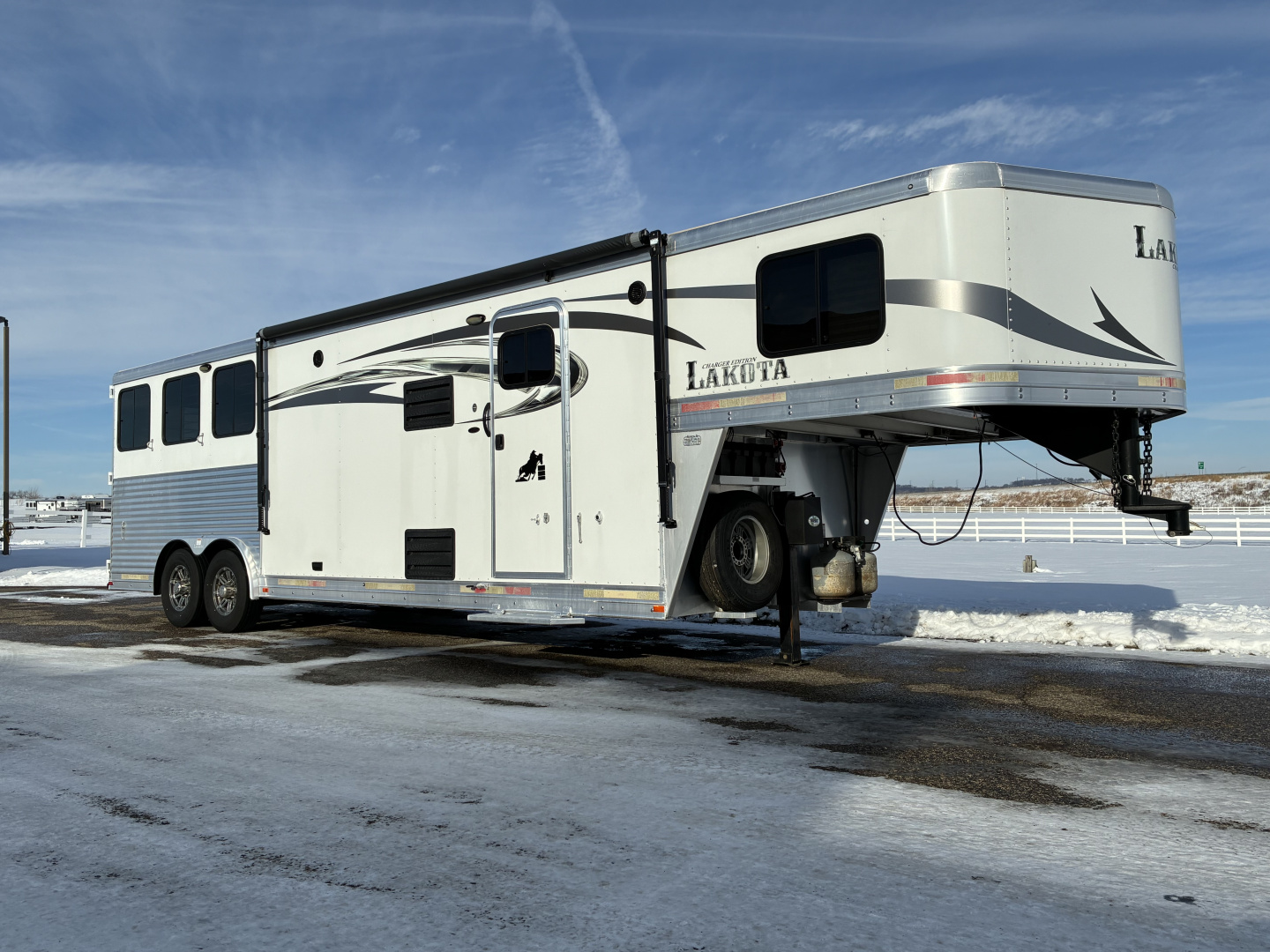 Used 2017 Lakota Charger 3H 11'LQ Horse Trailer