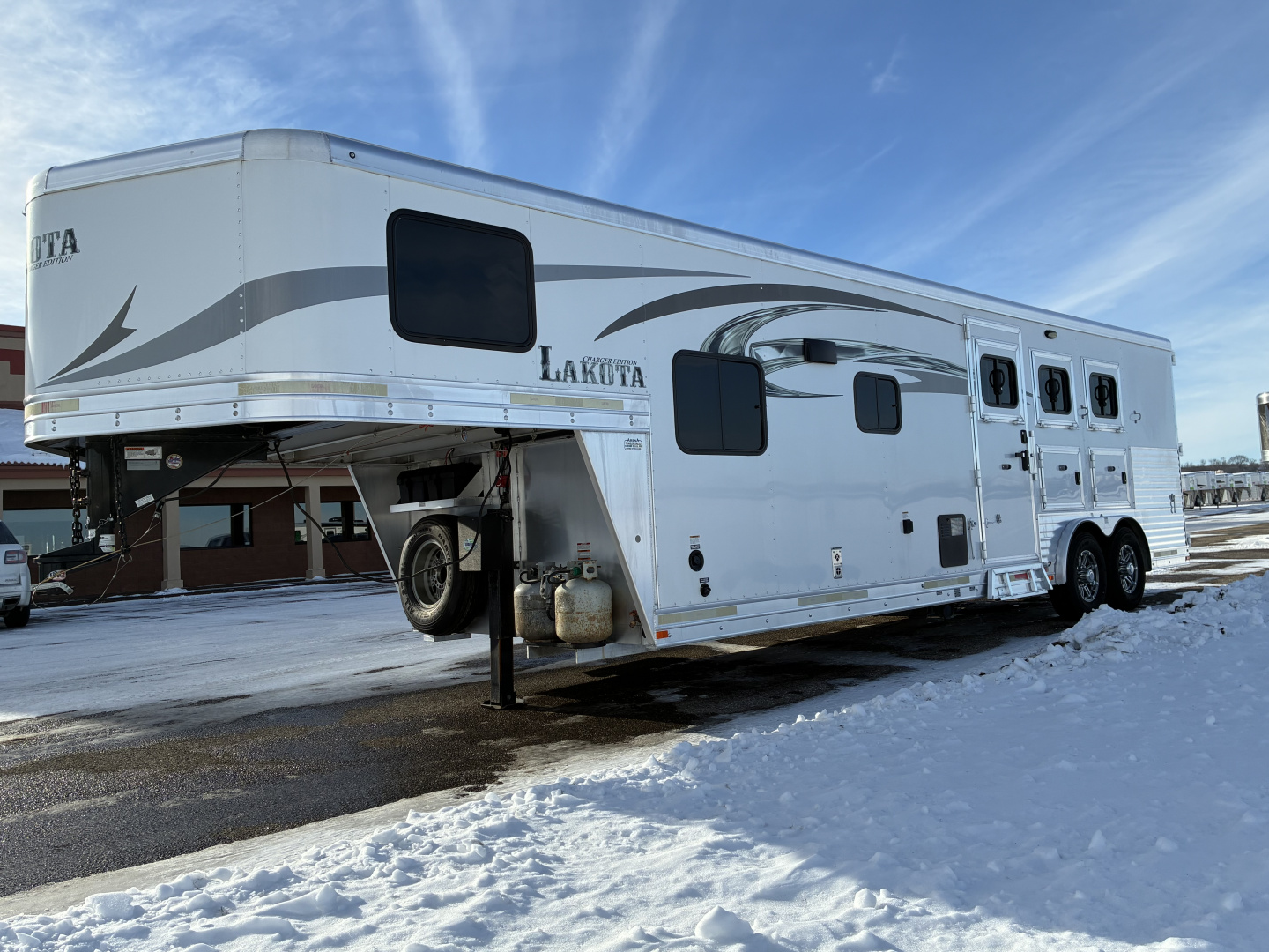 Used 2017 Lakota Charger 3H 11'LQ Horse Trailer