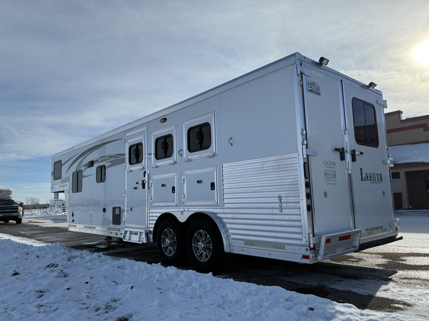 Used 2017 Lakota Charger 3H 11'LQ Horse Trailer