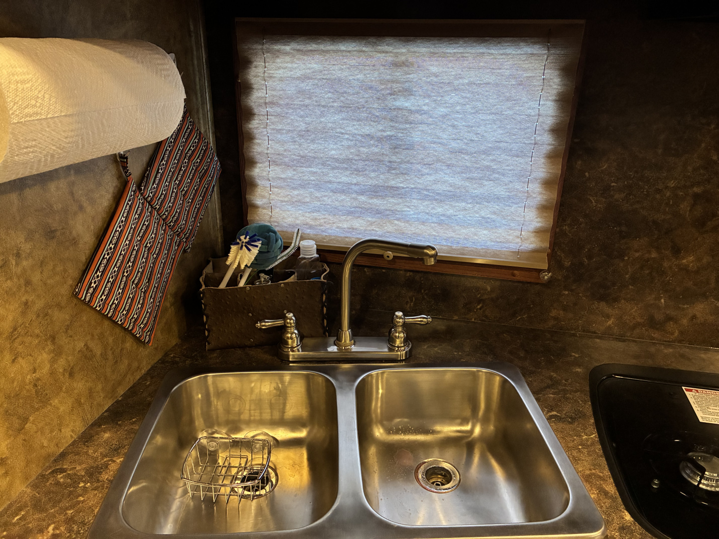 Used 2017 Lakota Charger 3H 11'LQ Horse Trailer