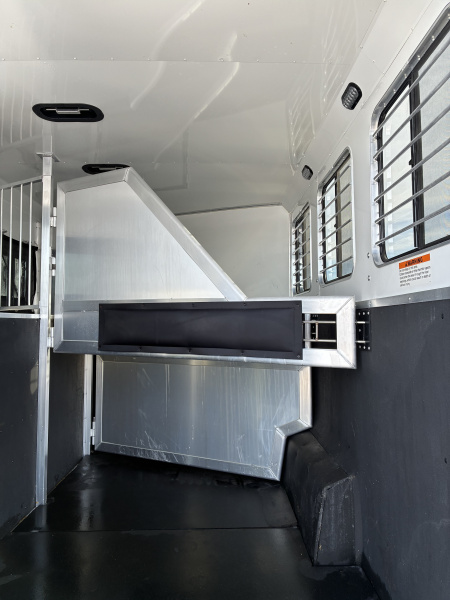 Used 2017 Lakota Charger 3H 11'LQ Horse Trailer