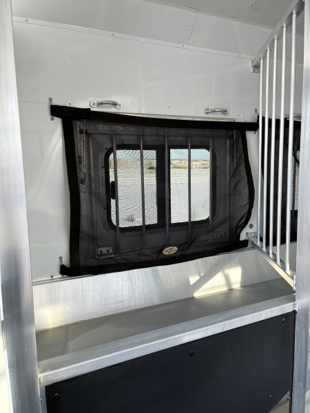 Used 2017 Lakota Charger 3H 11'LQ Horse Trailer