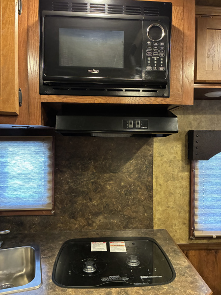 Used 2017 Lakota Charger 3H 11'LQ Horse Trailer