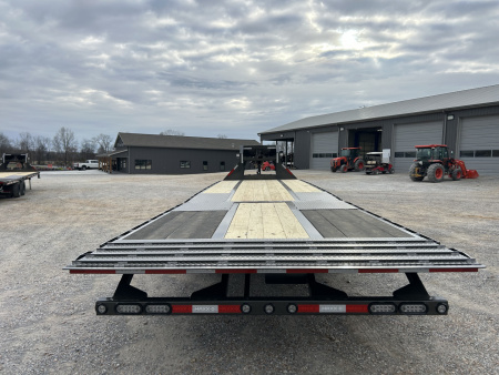 New 2026 MAXXD Gooseneck Trailer | 32' x 102' 30K GVWR