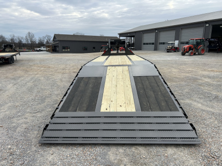 New 2026 MAXXD Gooseneck Trailer | 32' x 102' 30K GVWR