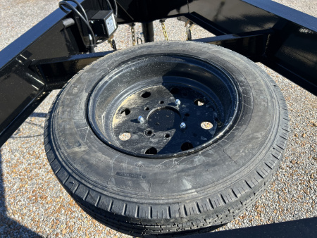 New 2026 MAXX-D 83"X24' 18K Gooseneck Tilt Equipment Trailer