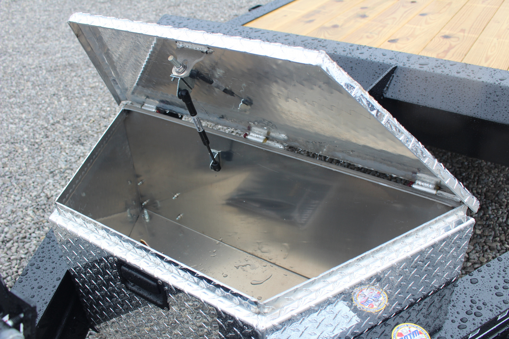 New 2026 Moritz 7' x 18' Low Pro - Aluminum Ramps - Equipment Trailer - 16000# GVW