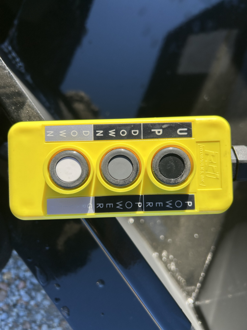 New 2026 MAXXD Dump Trailer | 83" x 14' 17.5K GVWR