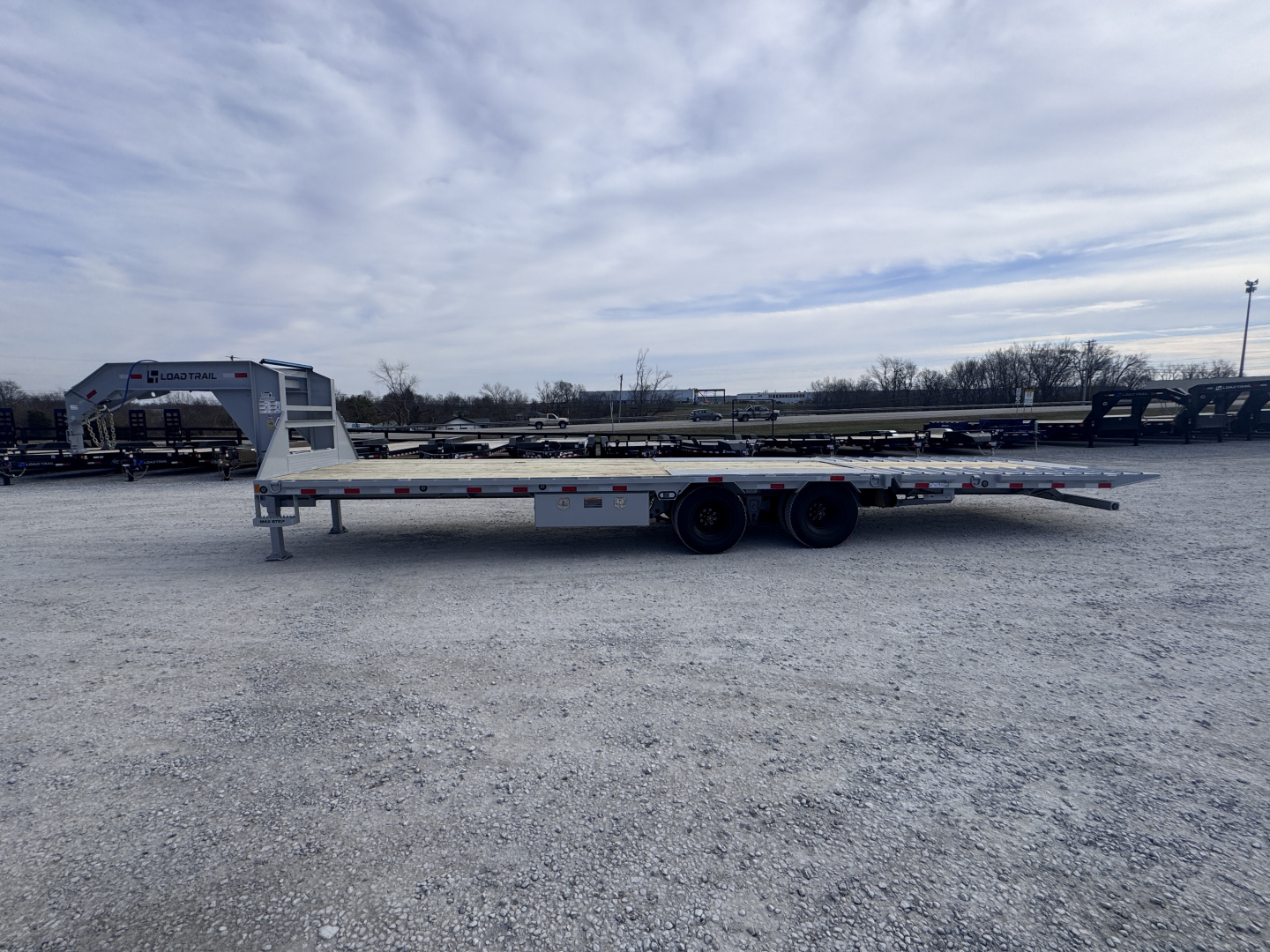 New 2026 Load Trail 32' Hydraulic Dovetail Gooseneck Equipment Trailer