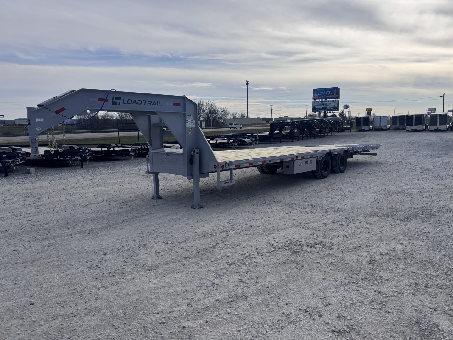 New 2026 Load Trail 32' Hydraulic Dovetail Gooseneck Equipment Trailer