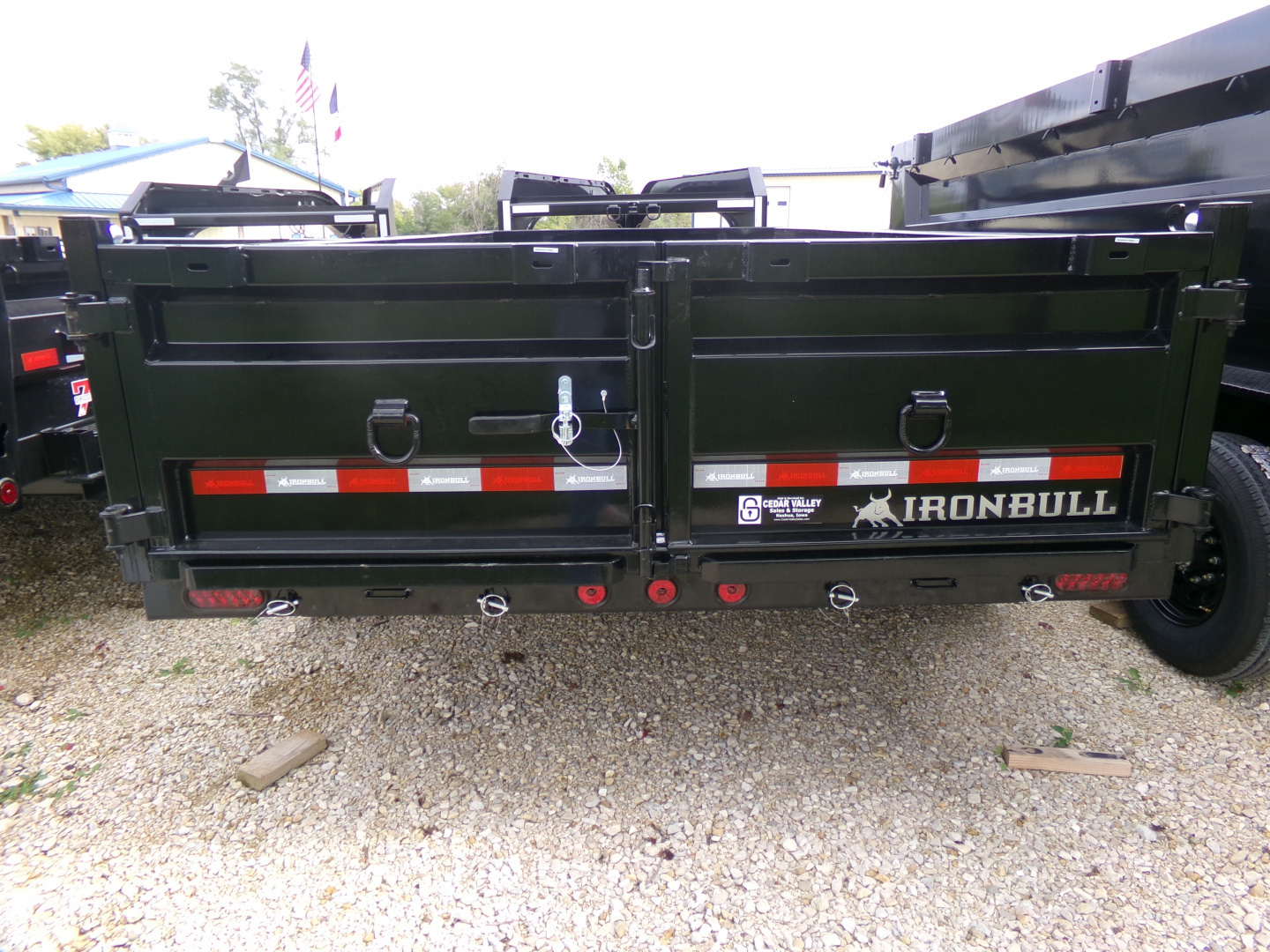 New 2026 Iron Bull 83 x 16 DTG Gooseneck Dump with 16K GVWR, Engineered Neck, and Hydraulic Jacks