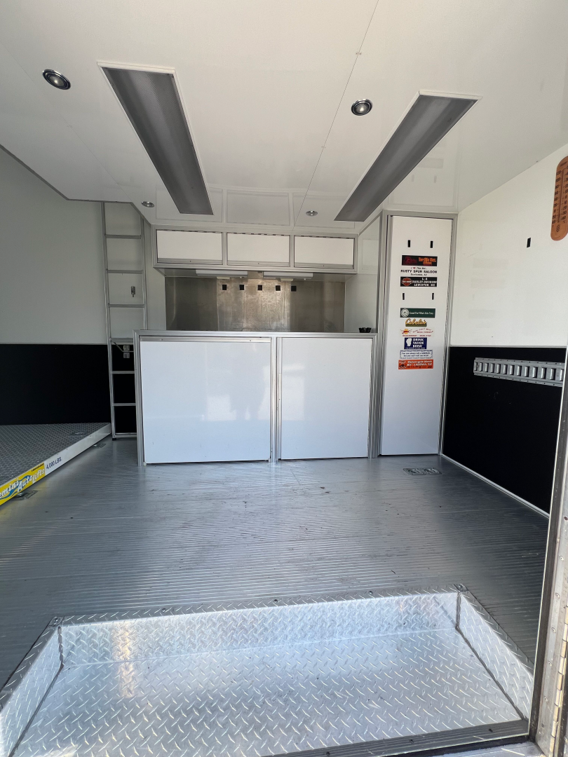 Used 2006 Renegade 34' Stacker Trailer