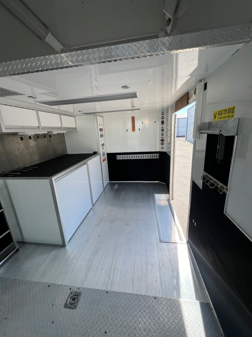 Used 2006 Renegade 34' Stacker Trailer
