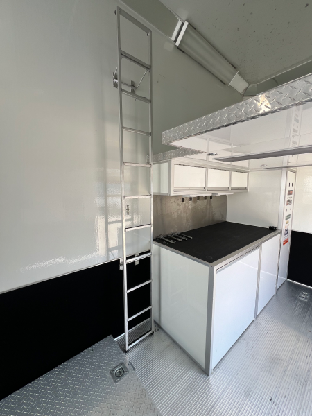 Used 2006 Renegade 34' Stacker Trailer