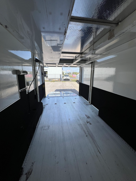 Used 2006 Renegade 34' Stacker Trailer