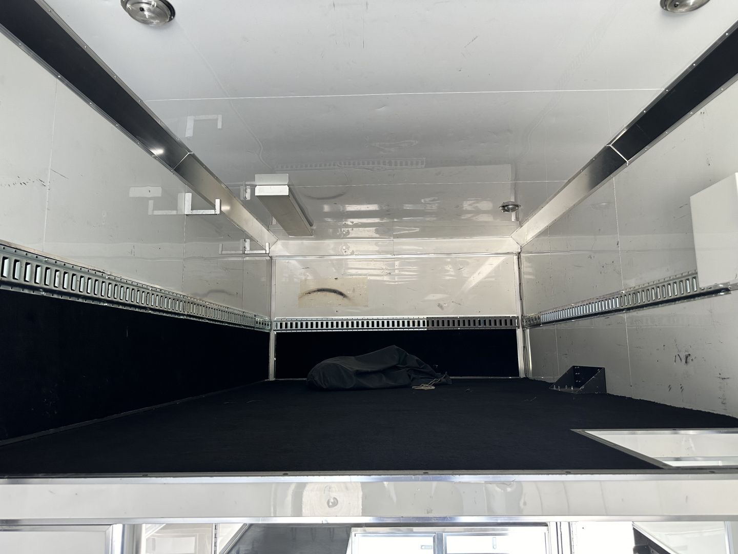 Used 2010 T&E All Aluminum 34' Tag Stacker