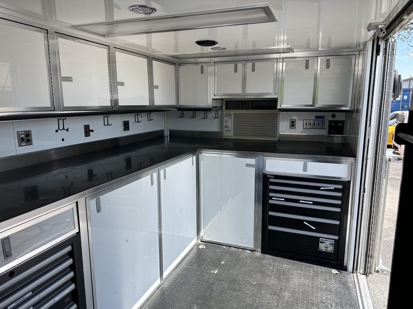 Used 2010 T&E All Aluminum 34' Tag Stacker