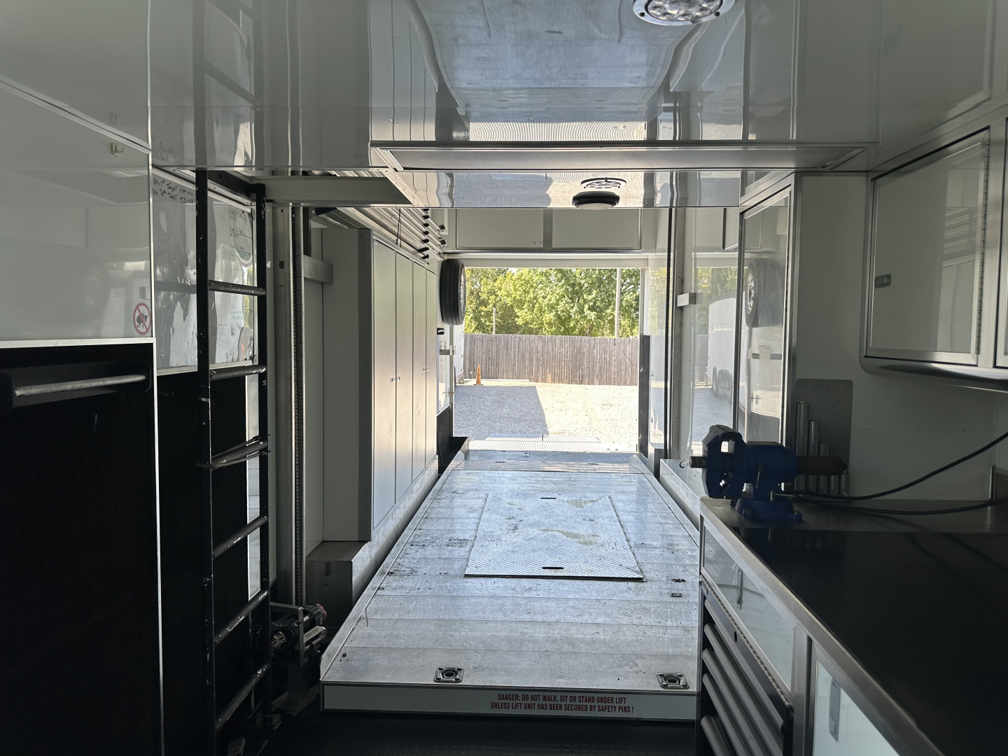 Used 2010 T&E All Aluminum 34' Tag Stacker