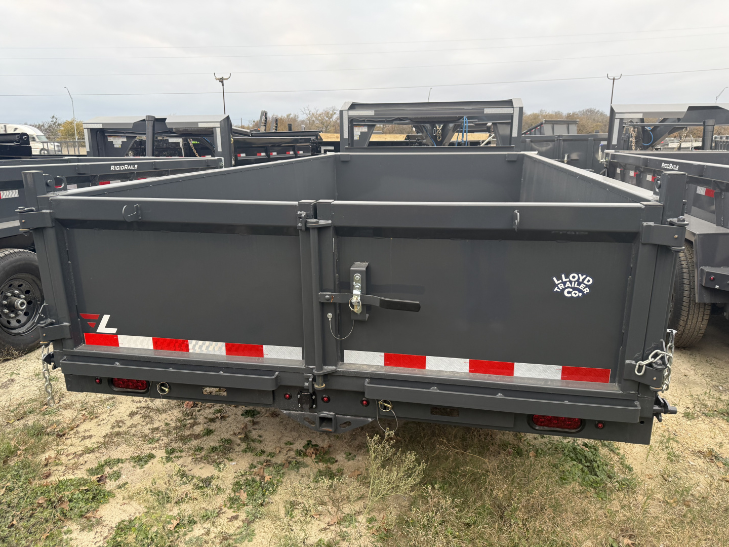 New 2026 Lamar Trailers 83X14 GN 14K Dump Trailer