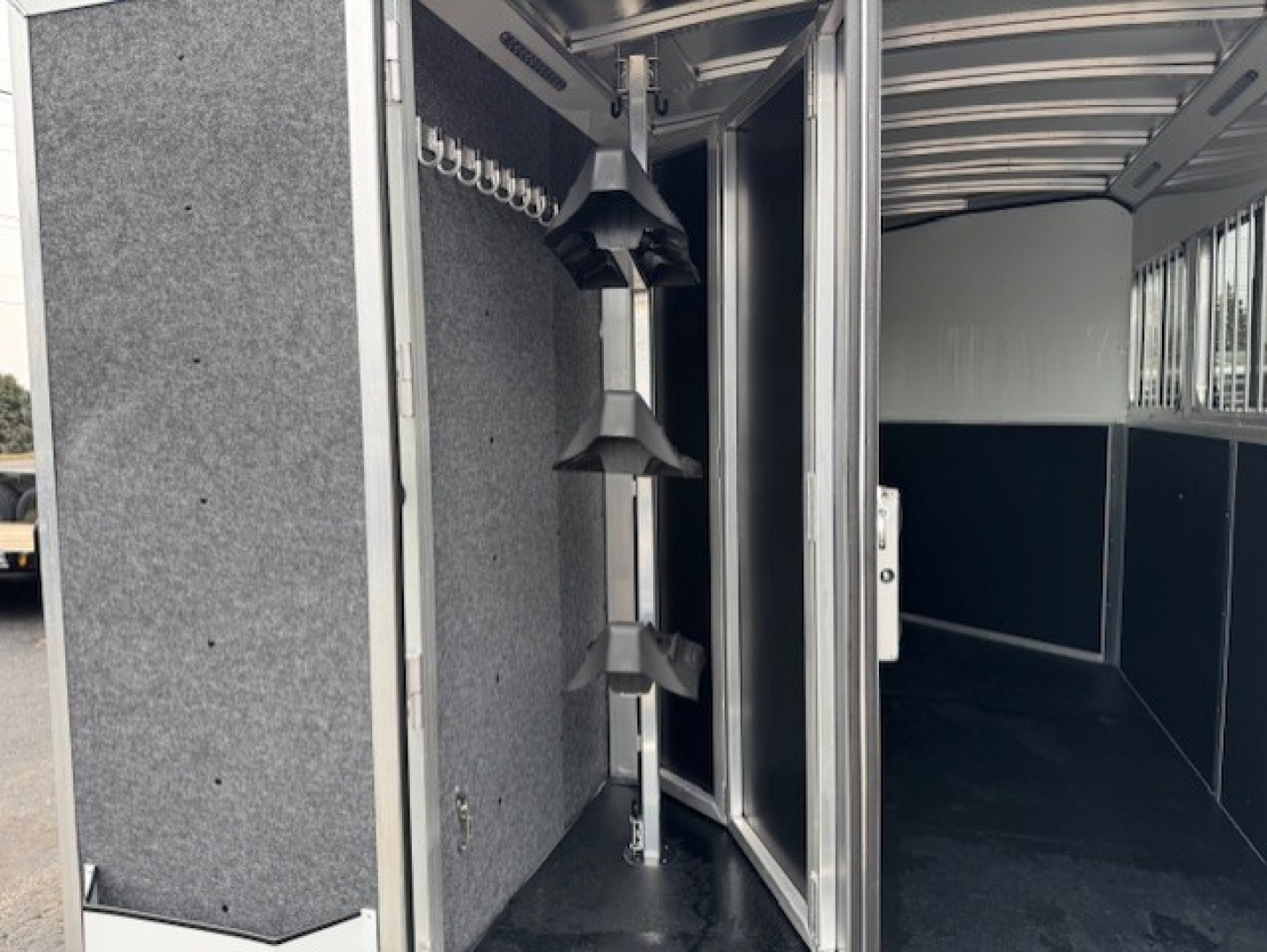 New 2026 Bar-M Trailers ES-30-SL Horse Trailer