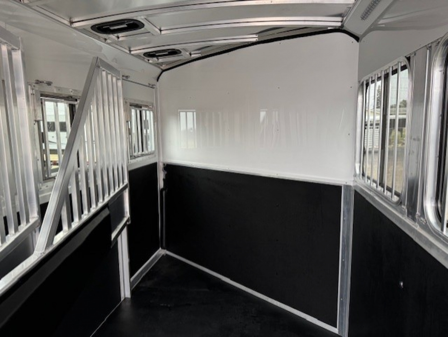 New 2026 Bar-M Trailers ES-30-SL Horse Trailer