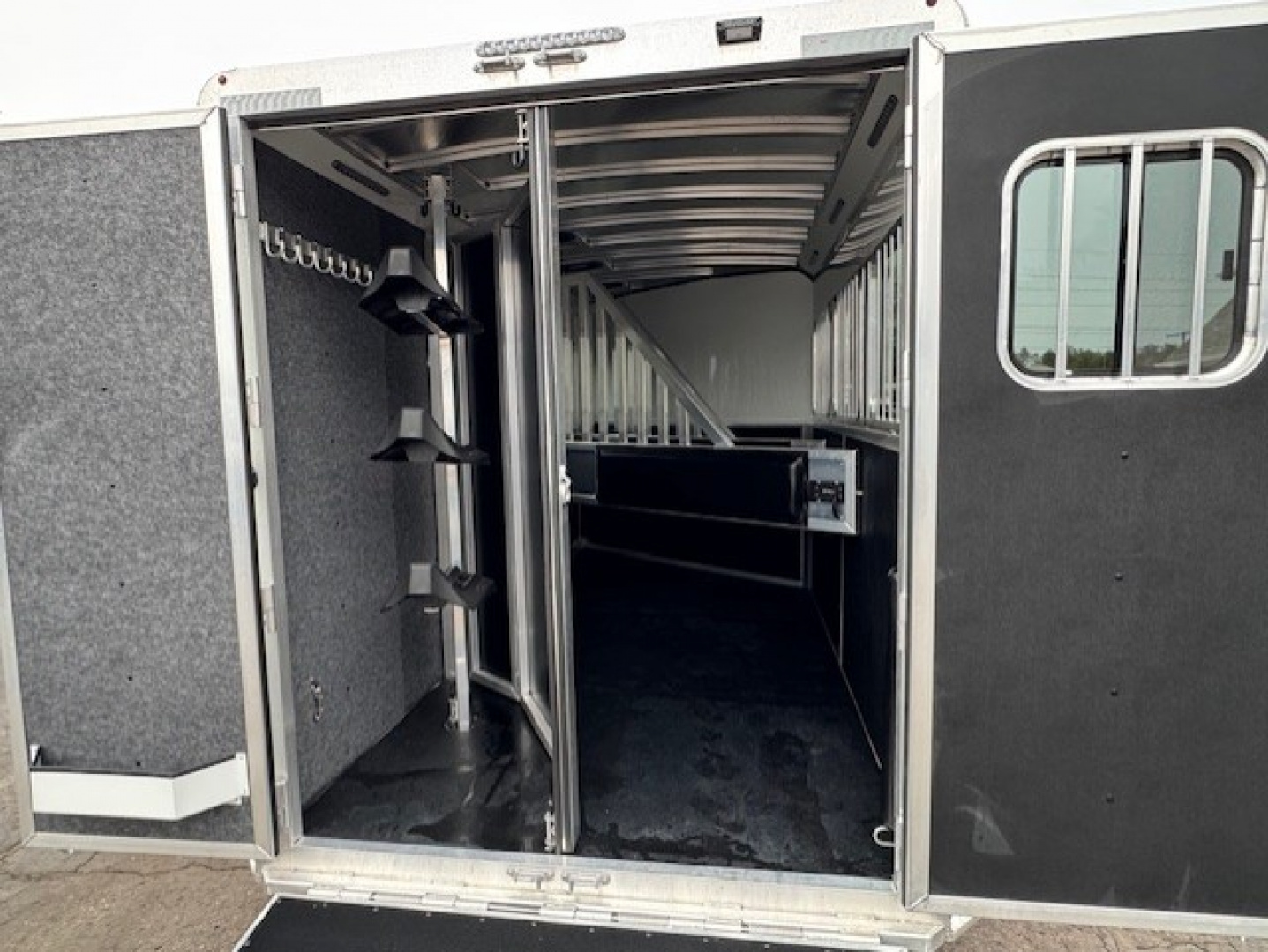 New 2026 Bar-M Trailers ES-30-SL Horse Trailer