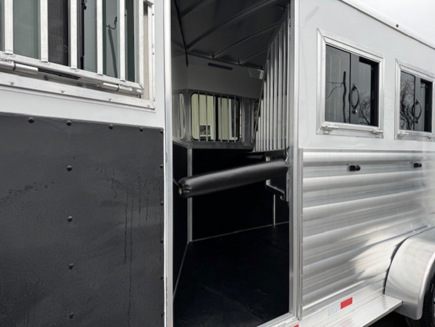 New 2026 Bar-M Trailers ES-30-SL Horse Trailer