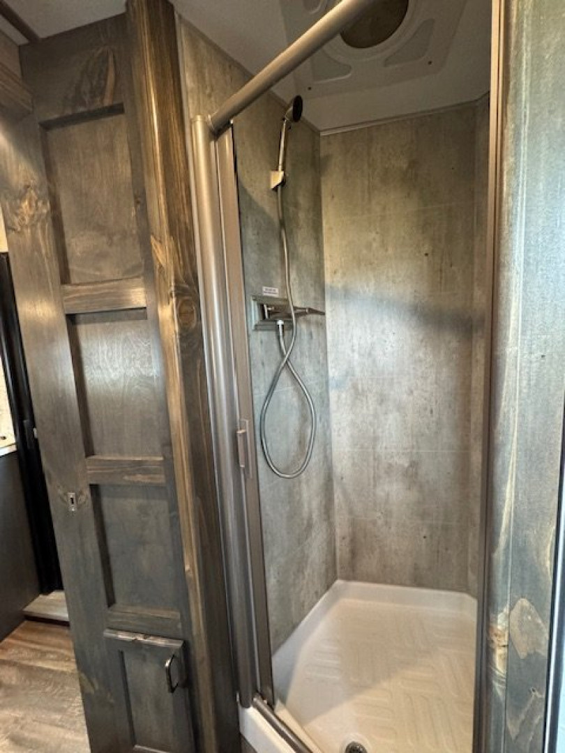 New 2026 Shadow Horse Trailer 2H 9' LQ Bumper Pull Horse Trailer