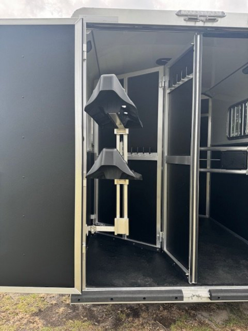 New 2026 Shadow Horse Trailer 2H 9' LQ Bumper Pull Horse Trailer