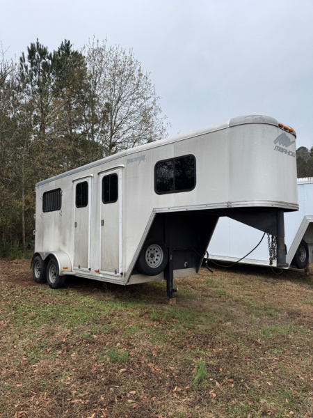 Consignment 2007 Merhow Trailers 2H Equistar GN Horse Trailer
