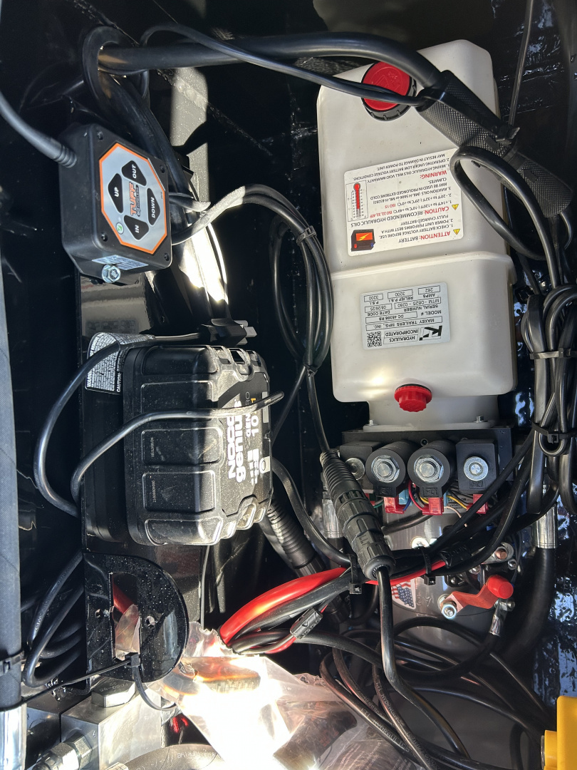 New 2026 MAXXD Gooseneck Trailer | 34' x 102' 30K GVWR