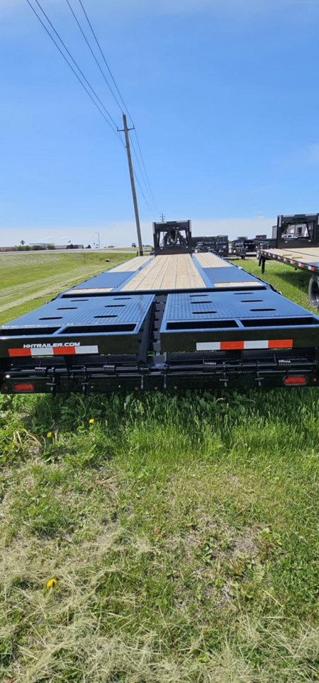 New 2025 H&H Trailers 102 x 30 25+5 22.5k Gooseneck Deckover Equipment Trailer