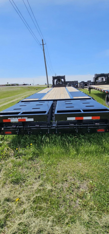 New 2025 H&H Trailers 102 x 30 25+5 22.5k Gooseneck Deckover Equipment Trailer