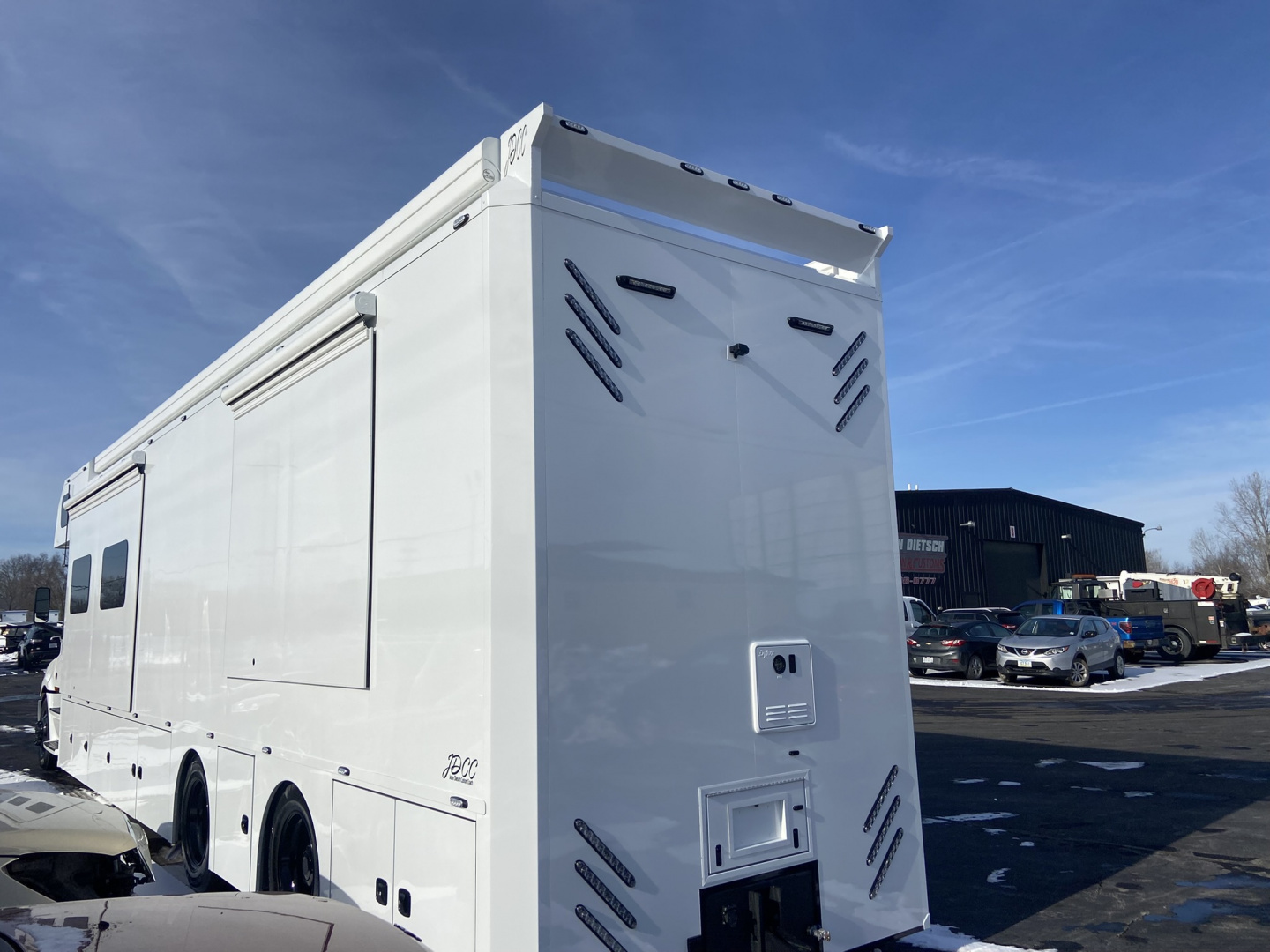 New JDCC 46' Freightliner Custom Coach