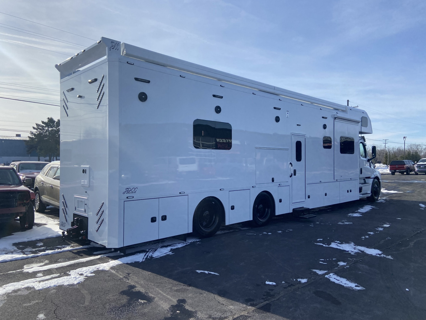 New JDCC 46' Freightliner Custom Coach