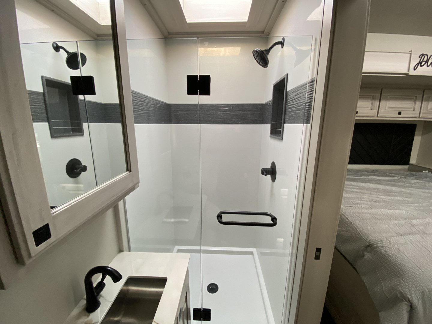 New JDCC 46' Freightliner Custom Coach