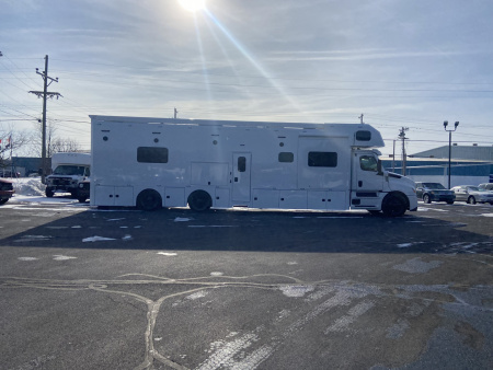 New JDCC 46' Freightliner Custom Coach