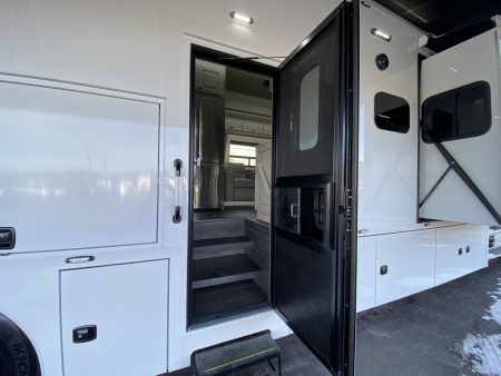 New JDCC 46' Freightliner Custom Coach