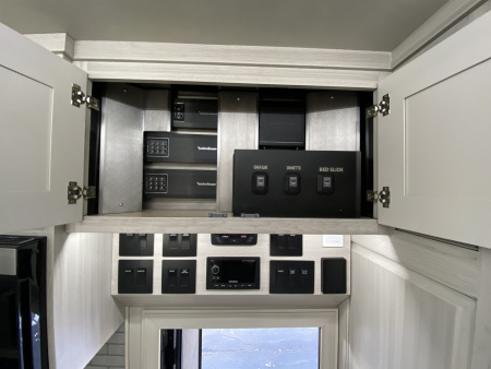 New JDCC 46' Freightliner Custom Coach