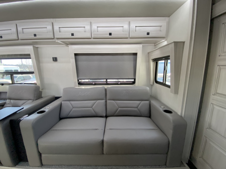 New JDCC 46' Freightliner Custom Coach