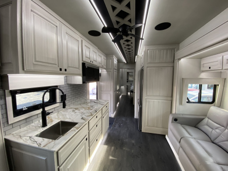 New JDCC 46' Freightliner Custom Coach