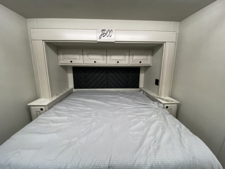 New JDCC 46' Freightliner Custom Coach