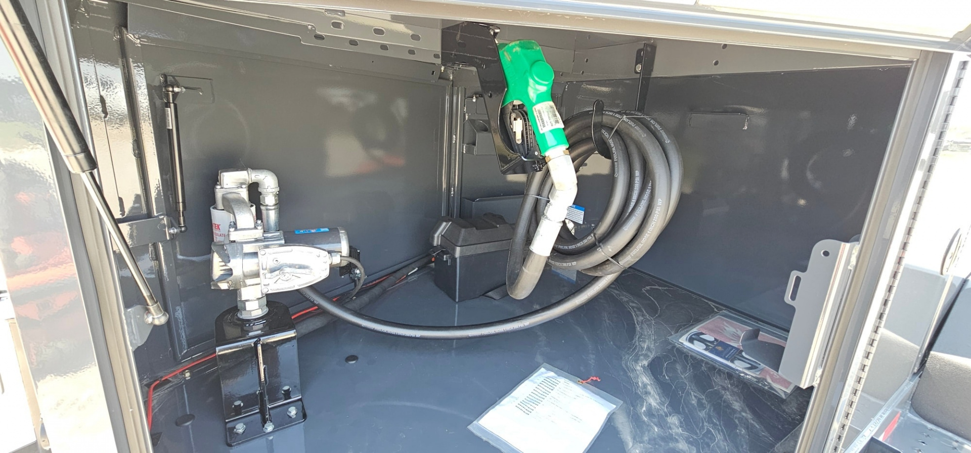2026 BOSS 590 Gal Square Tank Fuel Trailer photo 6