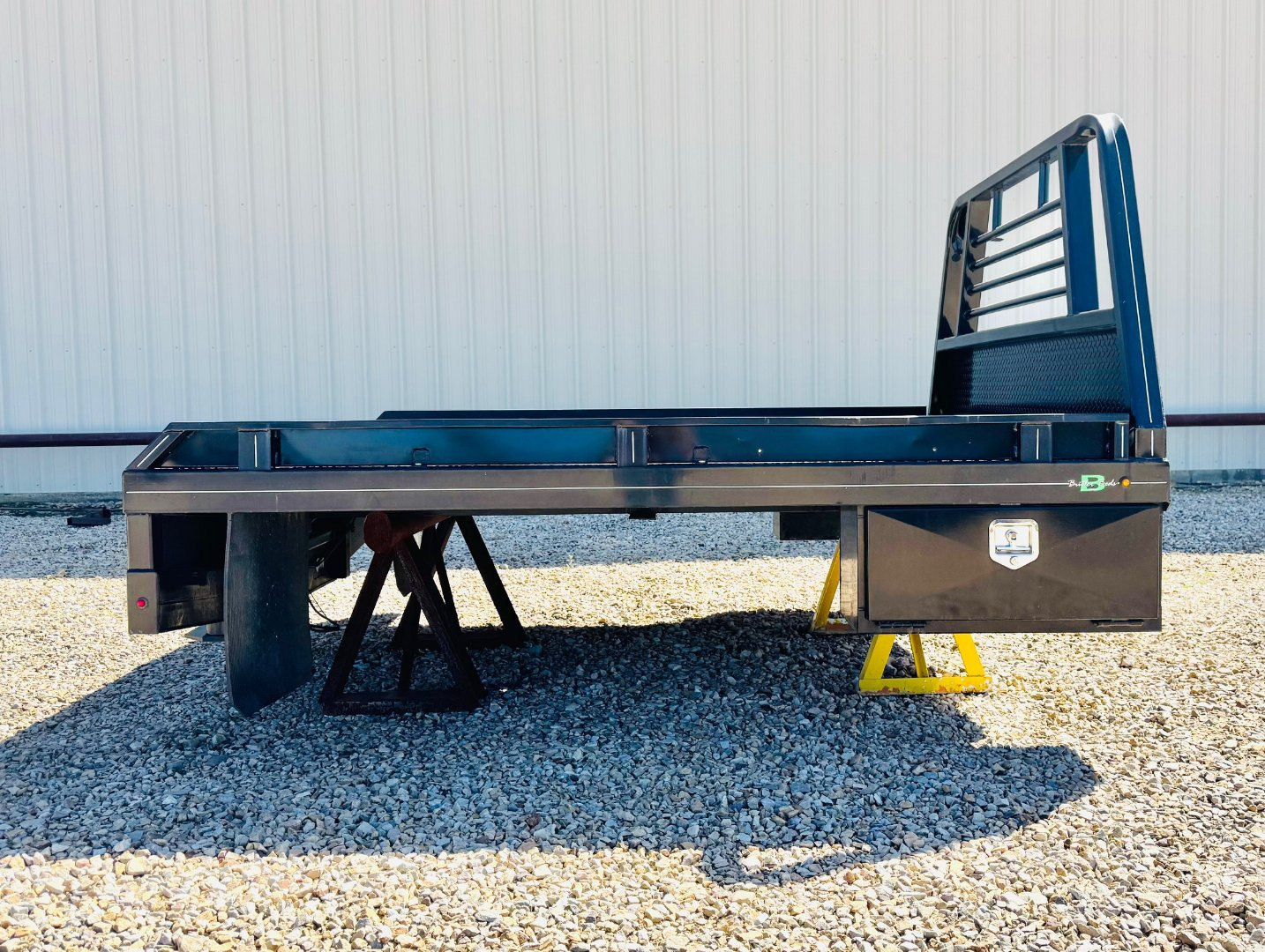 Used Butler Arm Bed, 84"x 84" , Stop/Tail/Turn H/A Rack Lights, (Single Rear Wheel, Short Box Delete)